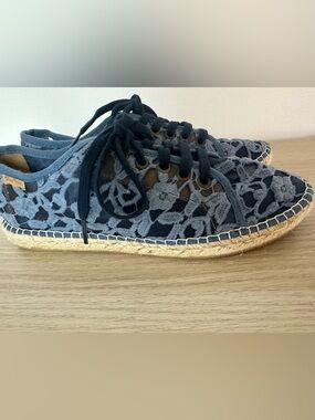 Toni Pons Priya Blue Boho Lace Espadrille Sneakers Floral Mesh Size 42 Like New